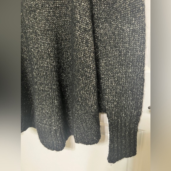 Michael Kors black and gold sweater poncho size Medium - Picture 4 of 10